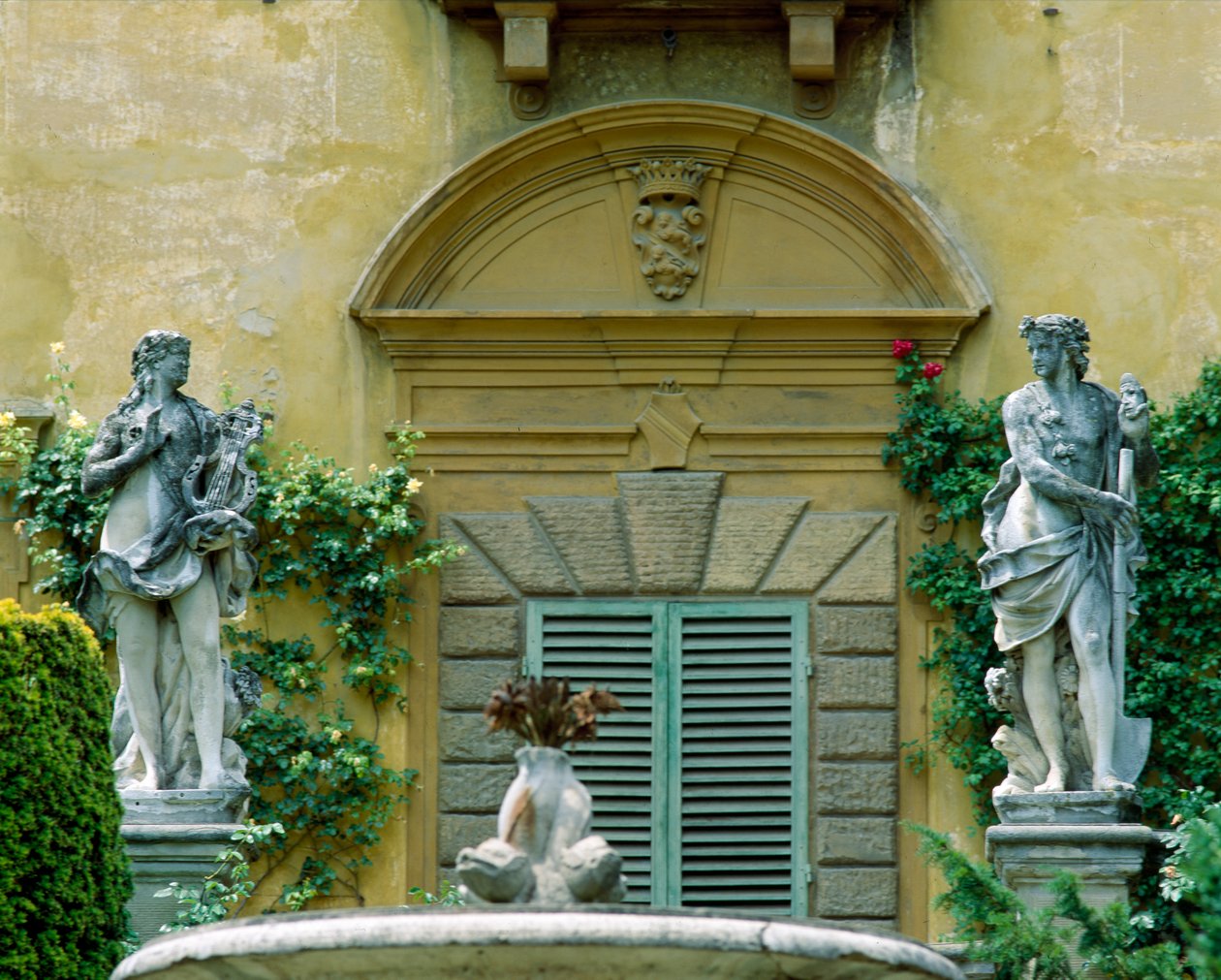 Südansicht der Villa la Pietra von Italian School