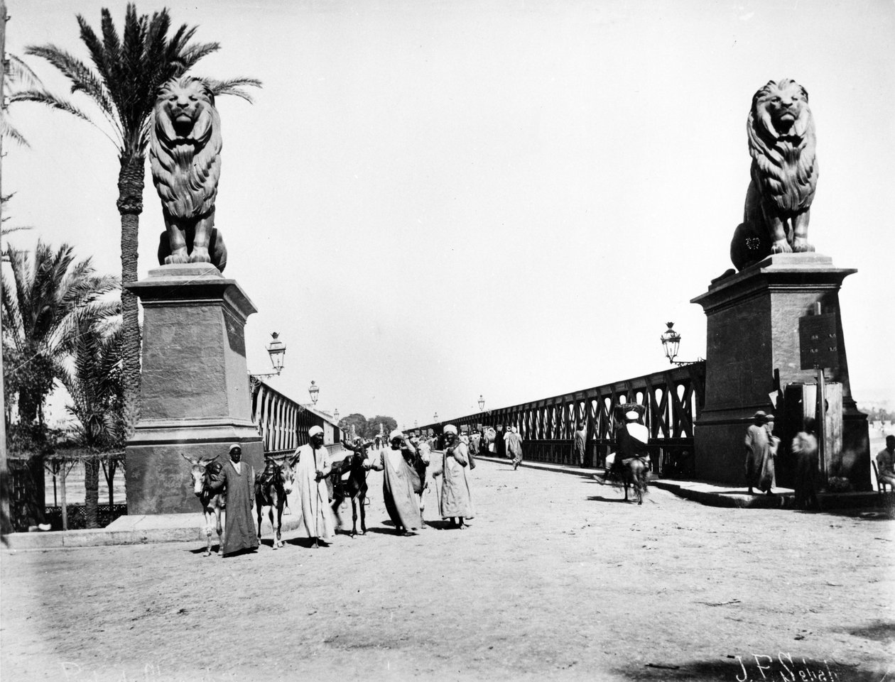Kobri el Gezira Brücke, Kairo, um 1880 von J. Pascal Sebah