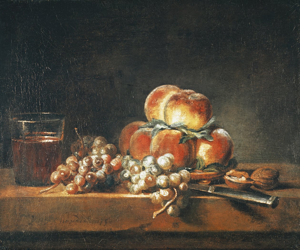 Stillleben mit Pfirsichen, Nüssen, Trauben und einem Glas Wein, 1758 von Jean Baptiste Simeon Chardin