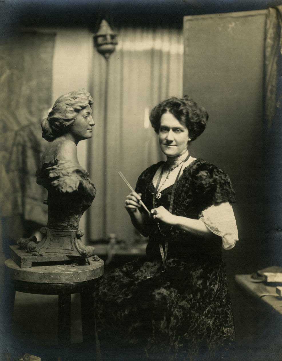 Mrs. Paulding Farnham, ca. 1905-40 von Jessie Tarbox Beals