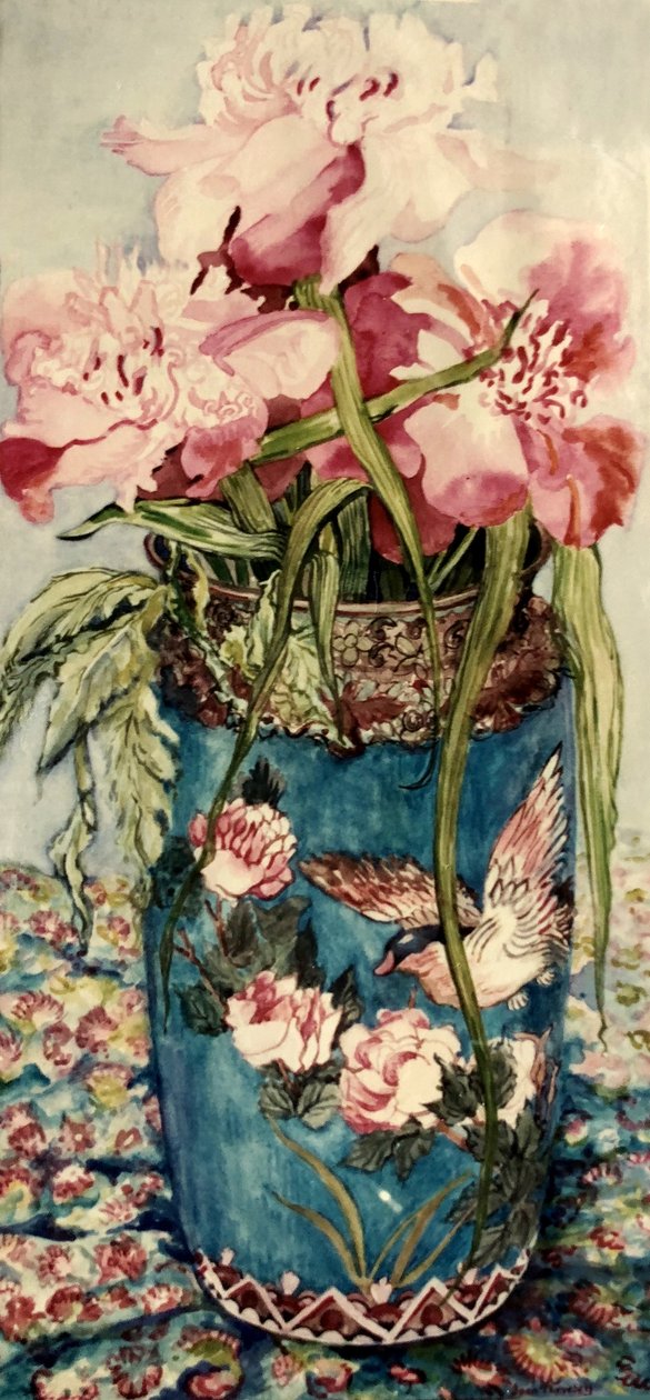 Pfingstrosen in einer Cloisonné-Vase von Joan Thewsey