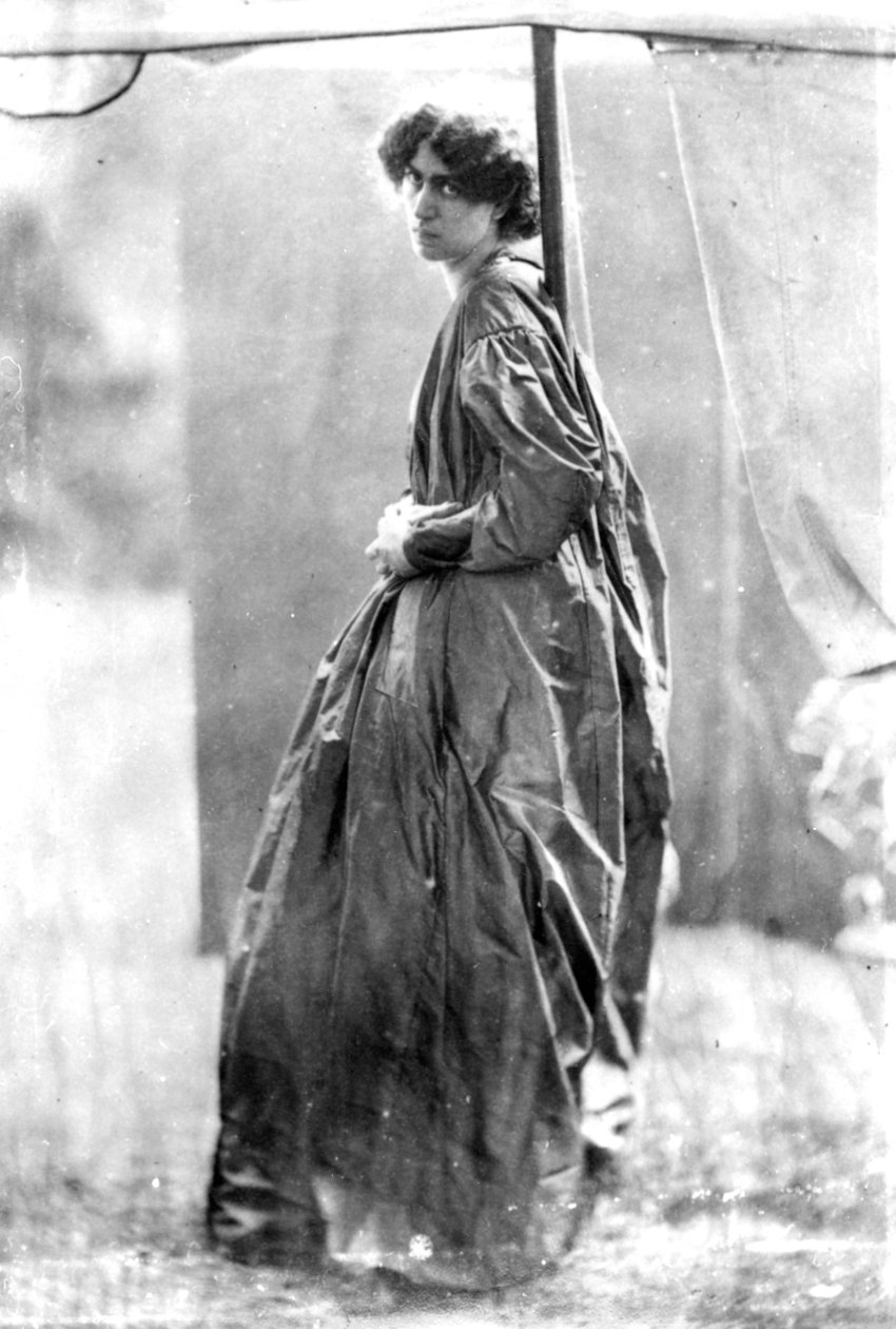 Jane Morris, posiert von Dante Gabriel Rossetti, 1865 (Albuminabzug) von John R. Parsons