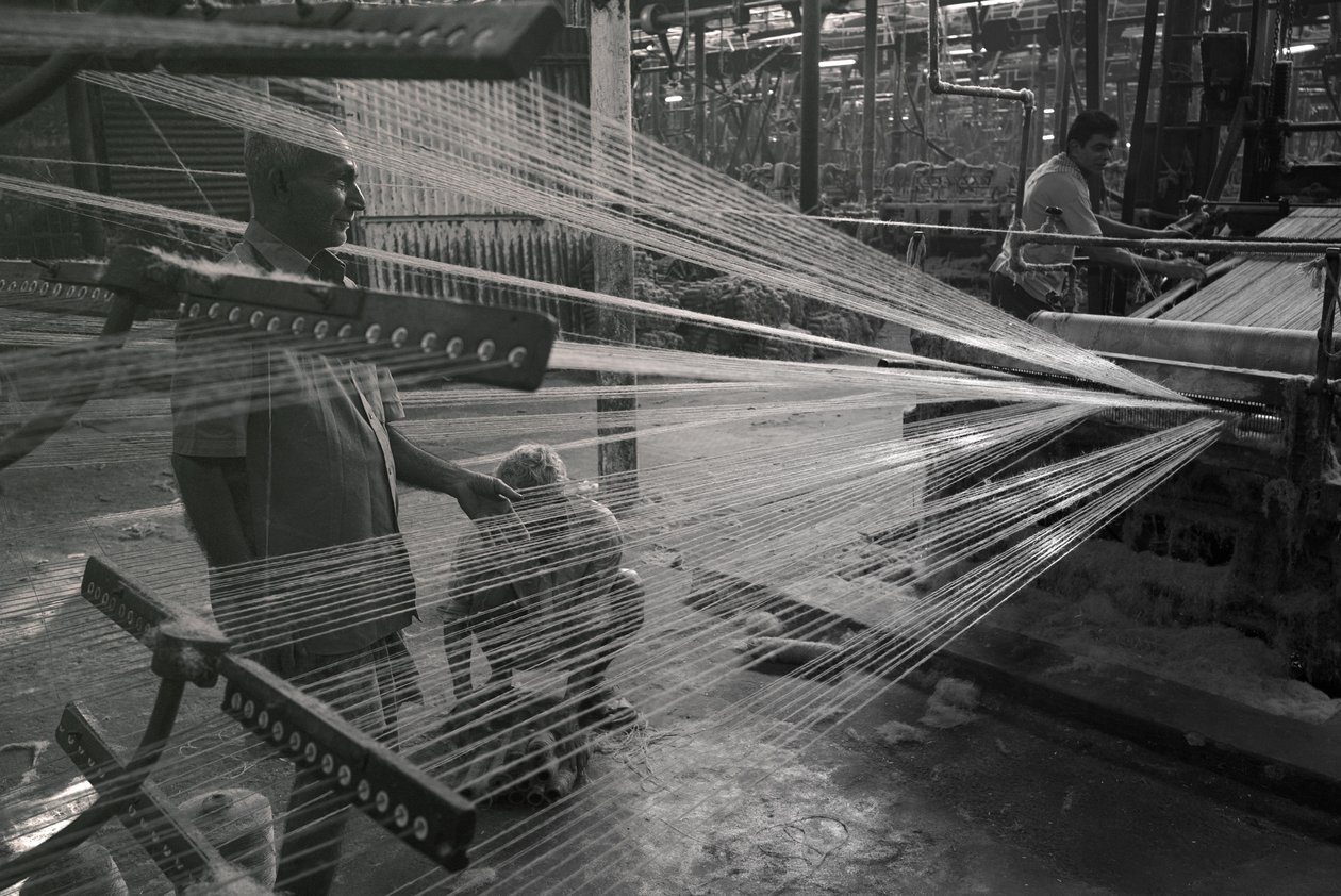Jutefabrik, Kolkata, Indien, 2017 von Jon Nicholson