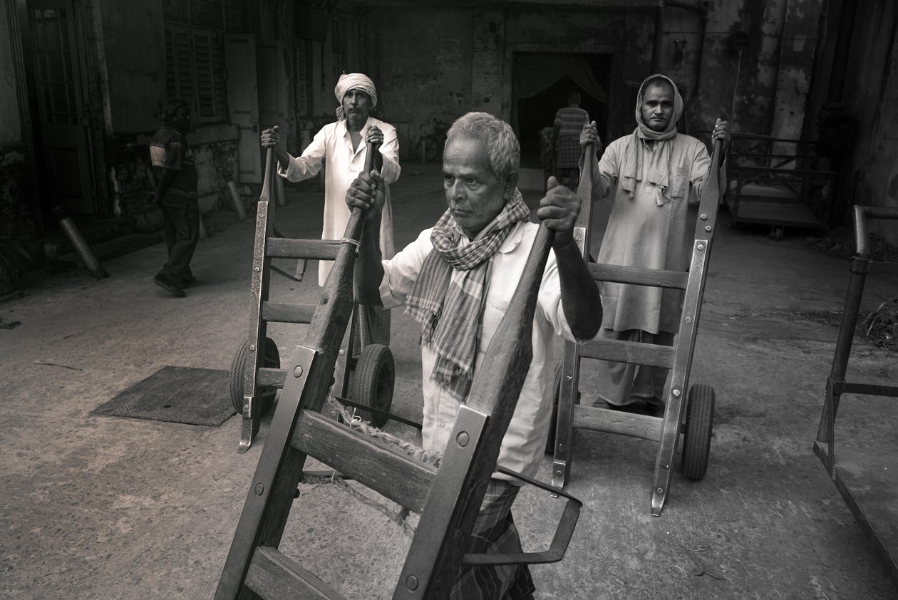 Jutefabrik, Kolkata, Indien, 2017 von Jon Nicholson