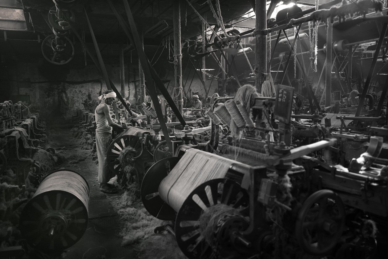 Jutefabrik, Kolkata, Indien, 2017 von Jon Nicholson