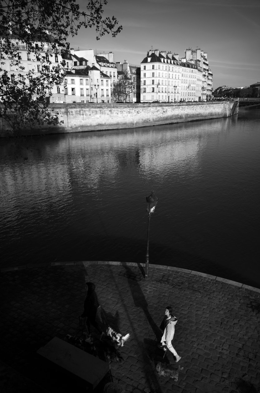 Paris im Frühling, 2022 von Jon Nicholson