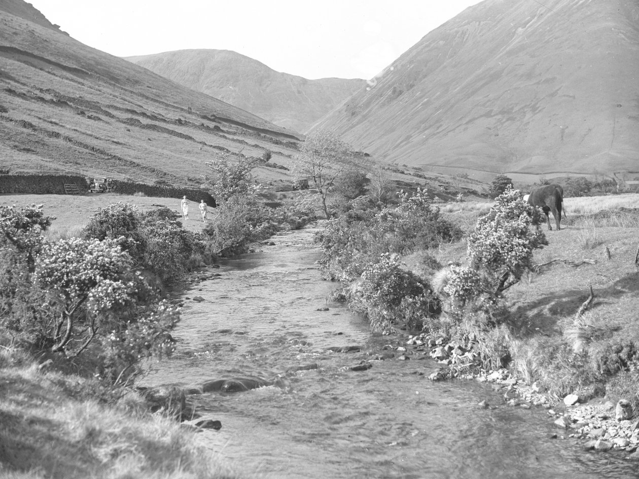 Ein Bach fließt durch die Landschaft von Wastwater von Joseph Hardman