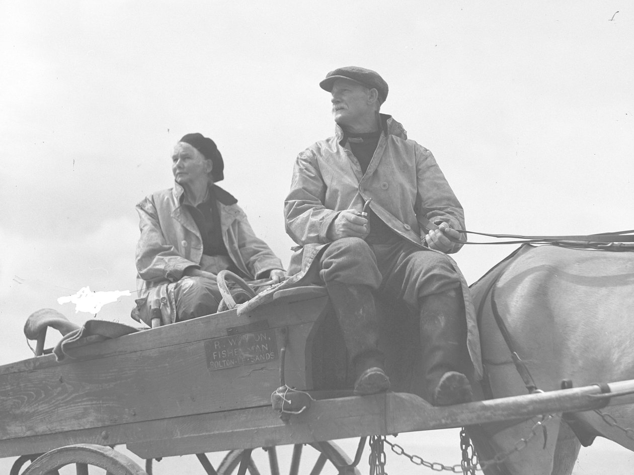 Ehemann und Ehefrau sitzen auf einem Muschelkarren von Joseph Hardman