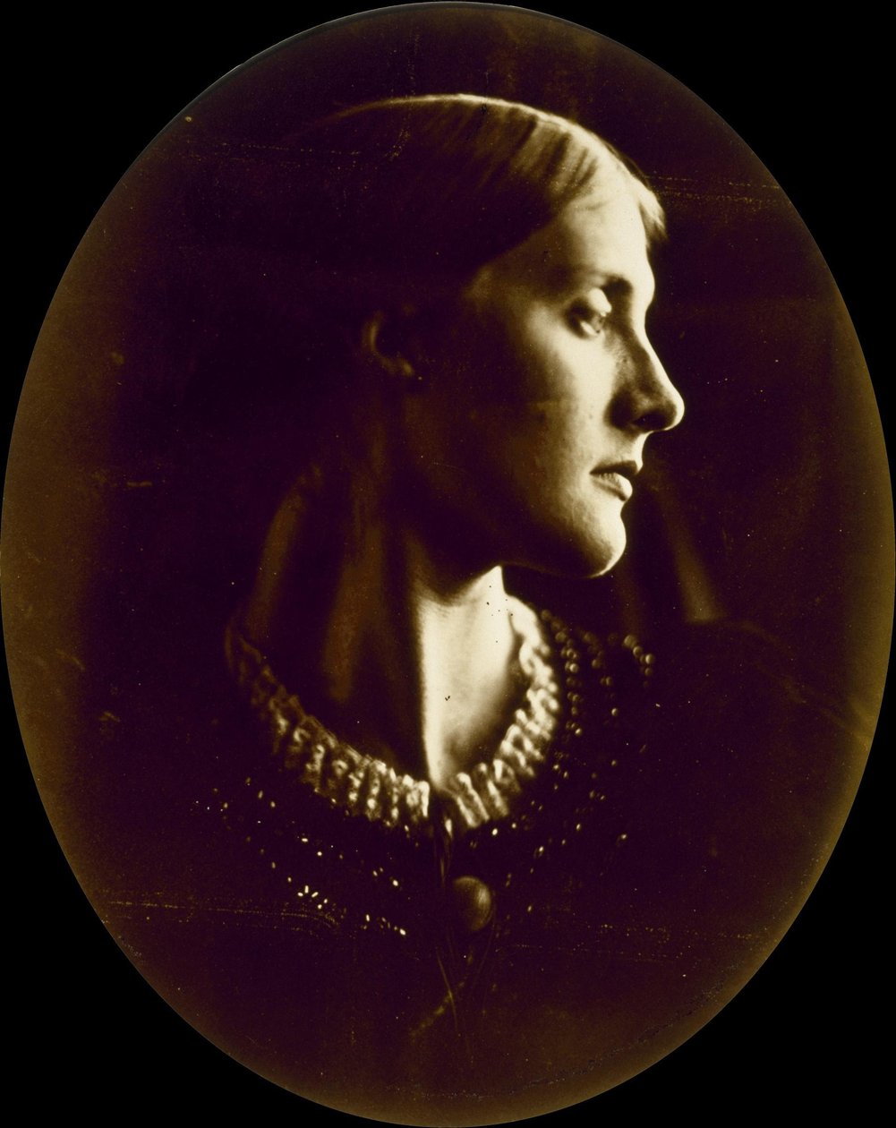 Mrs. Herbert Duckworth (1846-1895), geboren Julia Prinsep Jackson, später Mrs. Julia Stephen, Mutter von ... von Julia Margaret Cameron