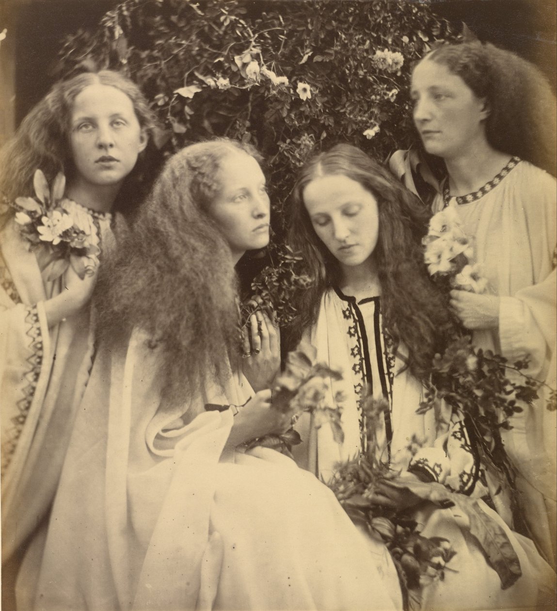 Der Rosenknospen-Garten der Mädchen von Julia Margaret Cameron