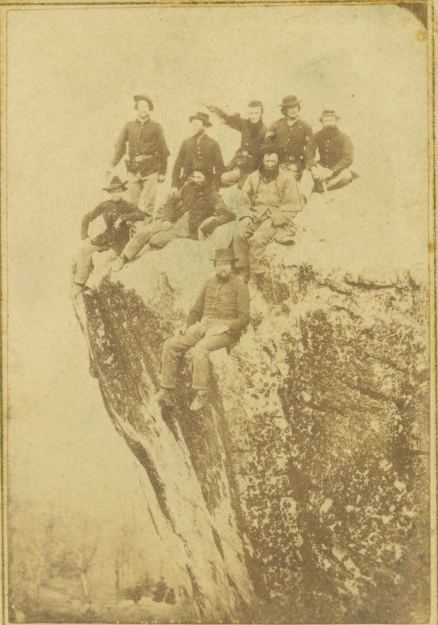 Unionssoldaten sitzen auf einer Klippe am Lookout Mountain von Kansas A.C. Nichols