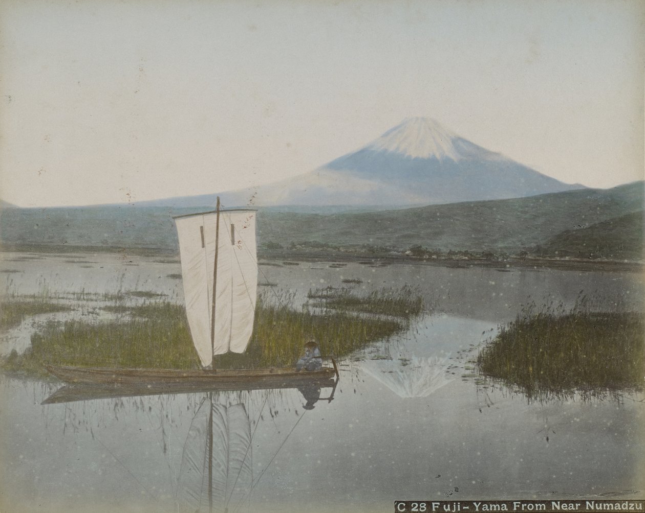 Fuji-Yama von Nahe Numadzu, ca. 1890 von Kusakabe Kimbei