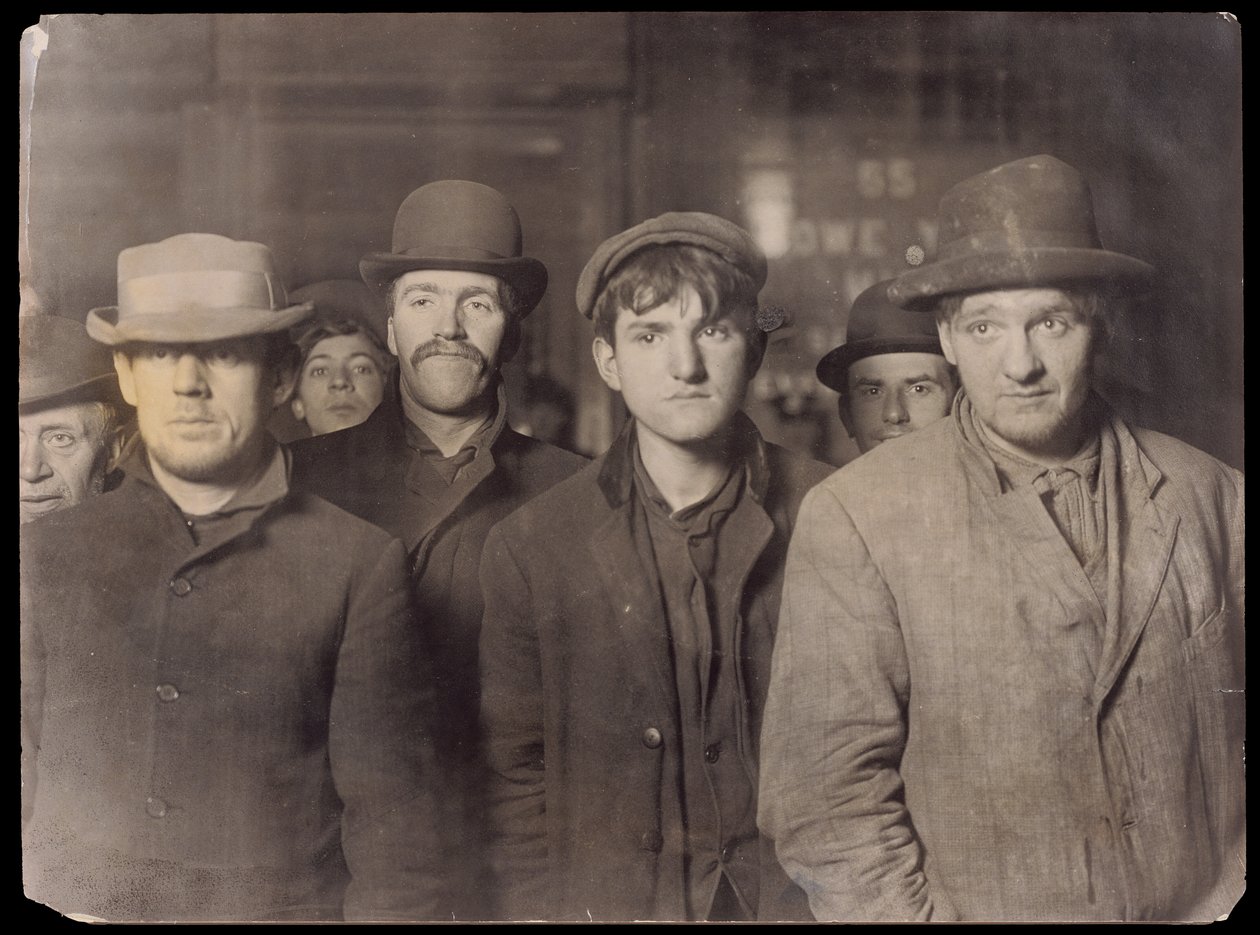 [Bowery-Brotlinie] von Lewis W. Hine