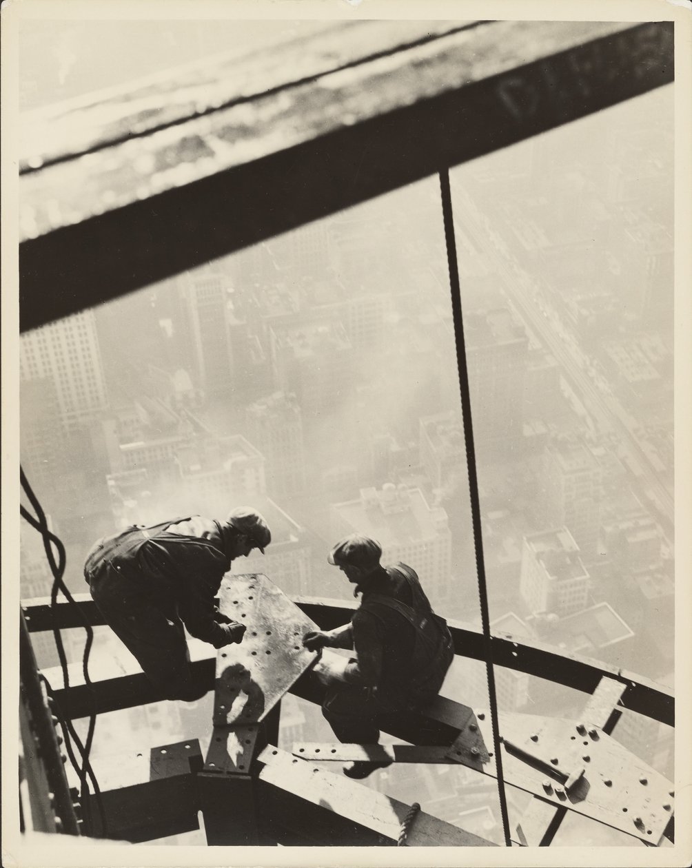 Empire State Building, New York von Lewis W. Hine