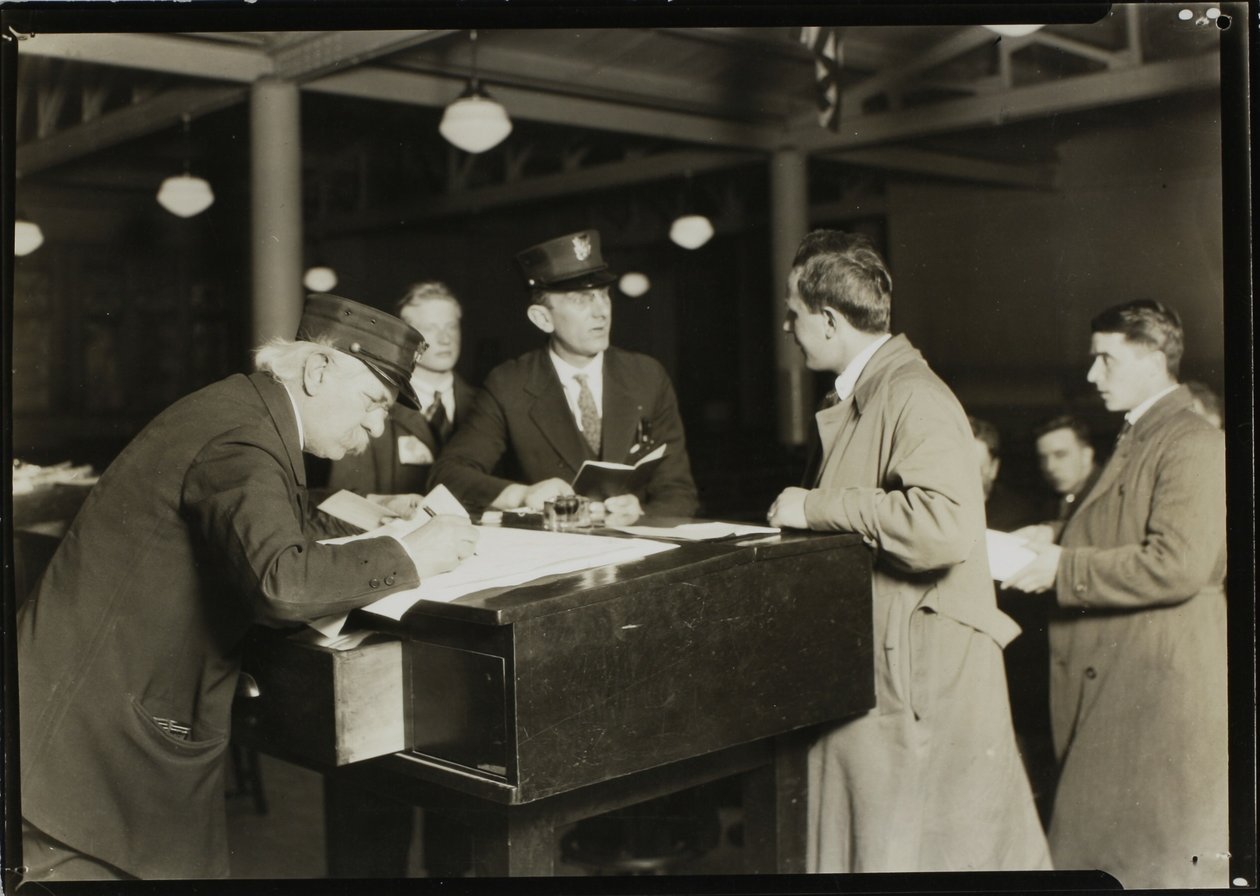 Nahaufnahme auf Ellis Island von Lewis Wickes Hine