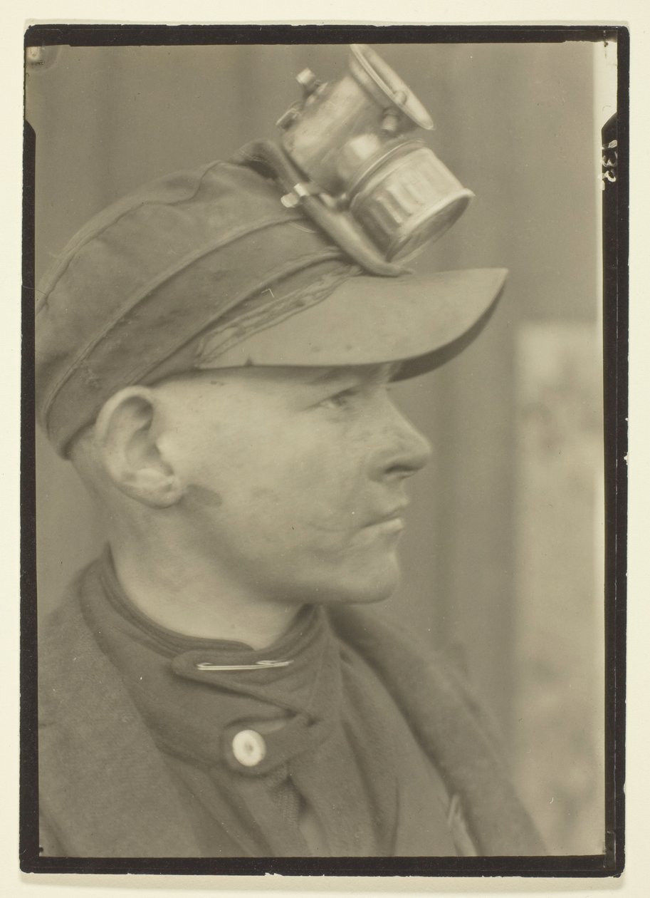 Breaker Boy in einer Kohlenmine in Pennsylvania von Lewis Wickes Hine