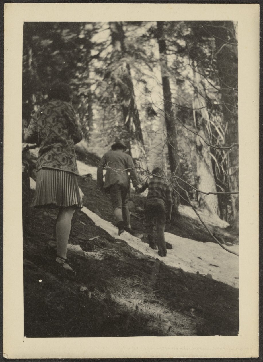 Figuren im Wald von Louis Fleckenstein
