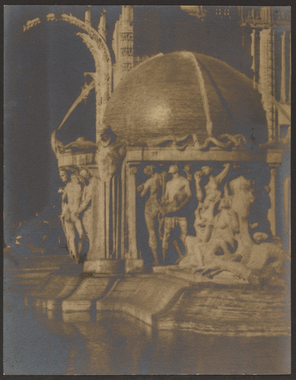 Architektonisches Skulpturdetail von Louis Fleckenstein