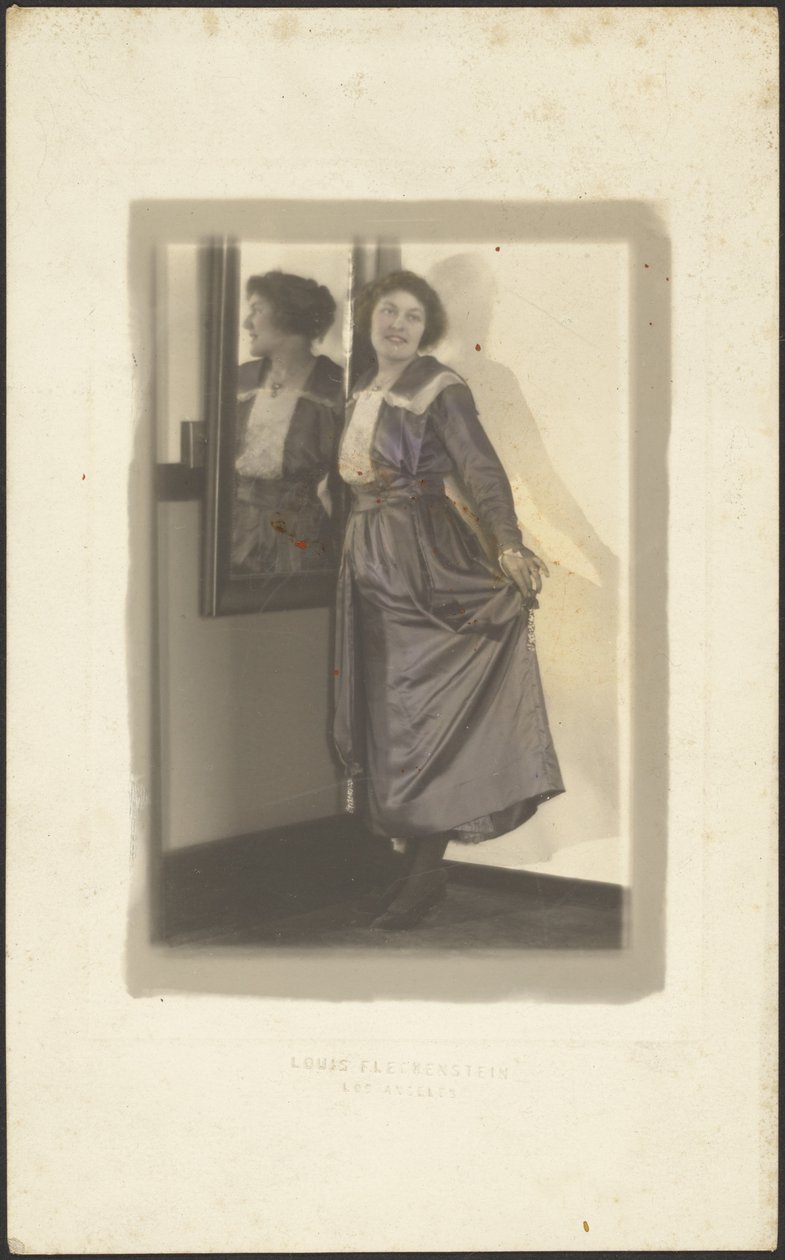 Frau und ihr Spiegelbild von Louis Fleckenstein