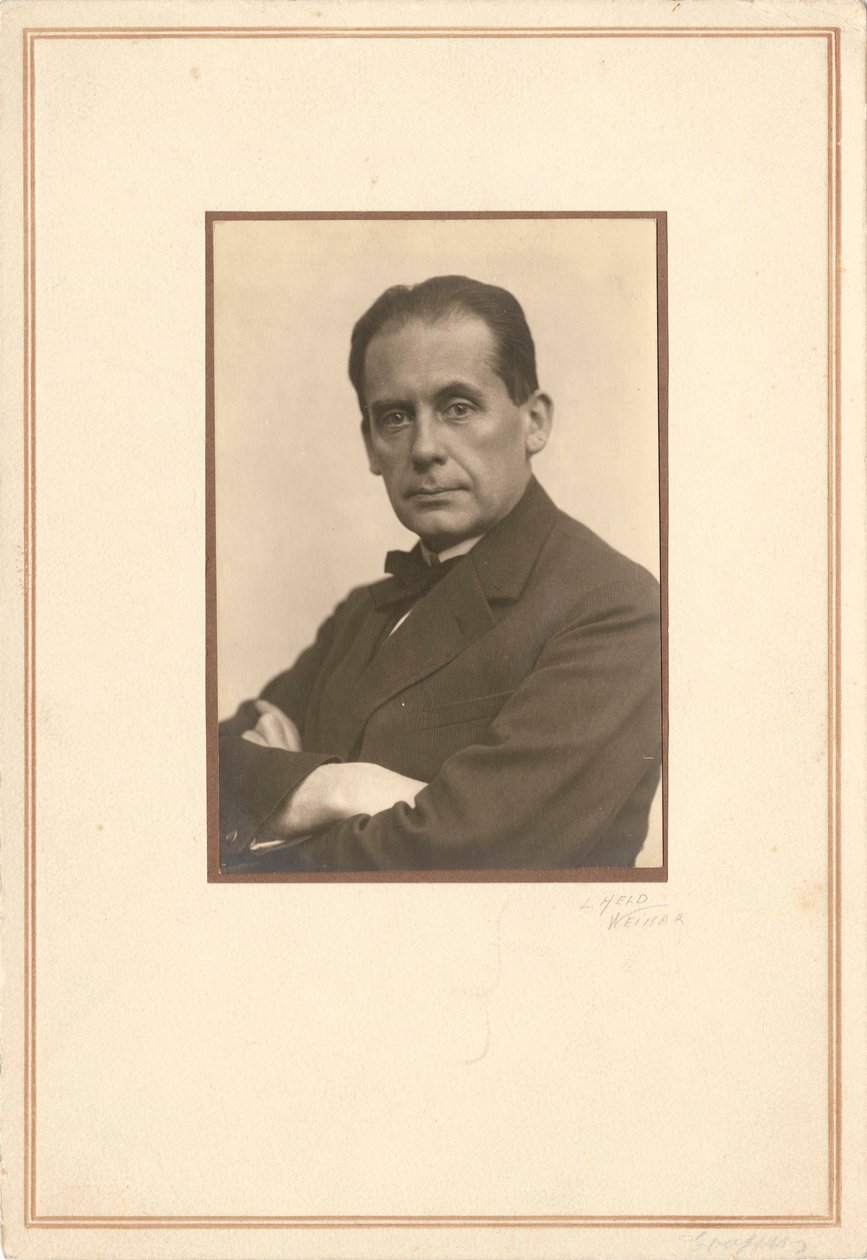 Walter Gropius 1883-1969, frühe 1920er Jahre von Louis Held