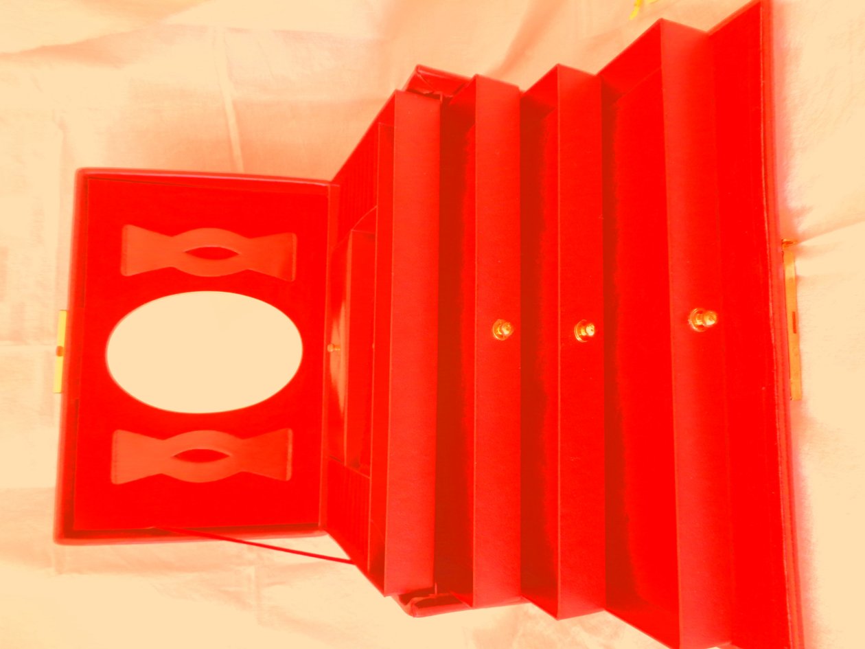 Rotes Ding von Martina Konitzky