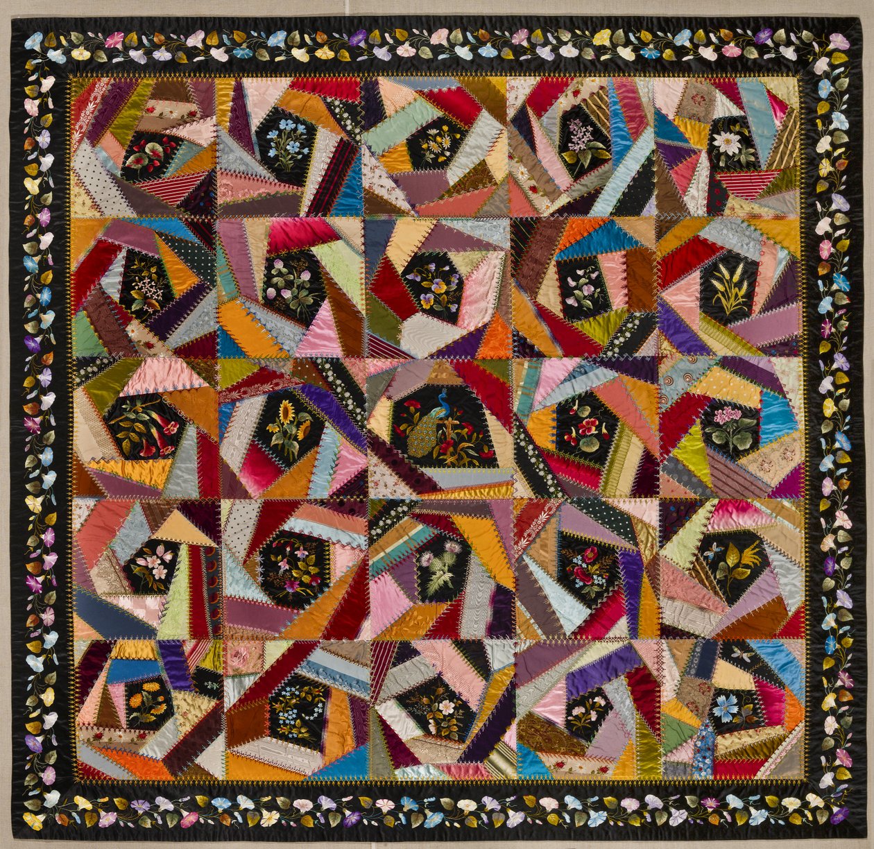Crazy Quilt, ca. 1880 von Mary A. Stinson