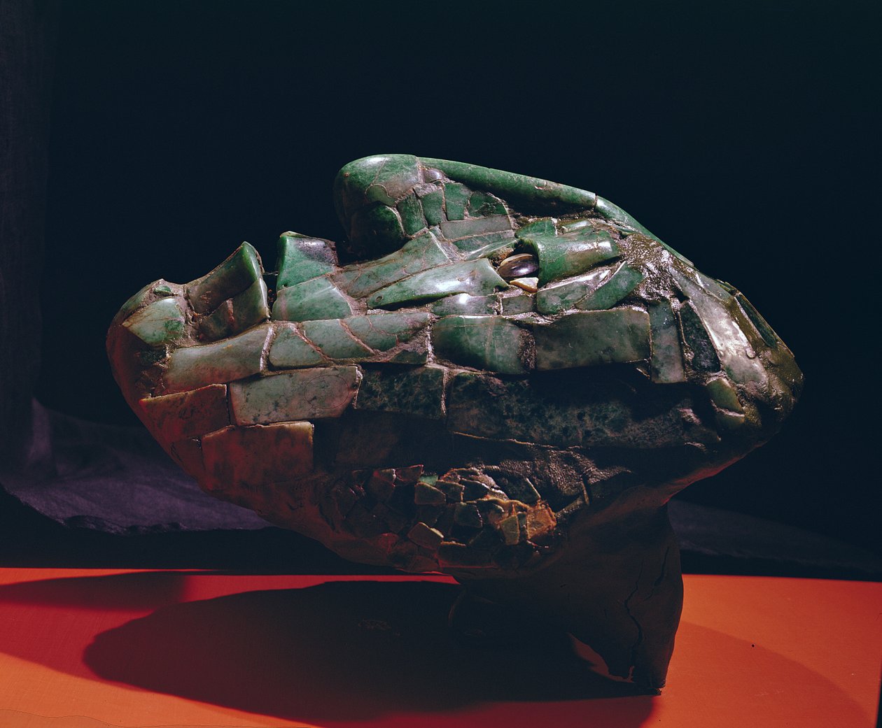 Seitenansicht einer Mosaikmaske aus Palenque, Chiapas (Jade) von Mayan