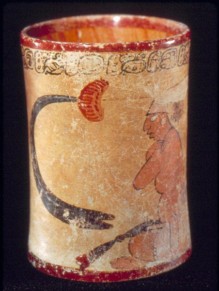 Zylindrisches Gefäß mit Glyphen, die einen König beschreiben (Irdenware) von Mayan