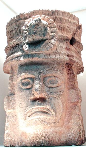 Figur mit Federhut, 500-800 n. Chr. von Mayan