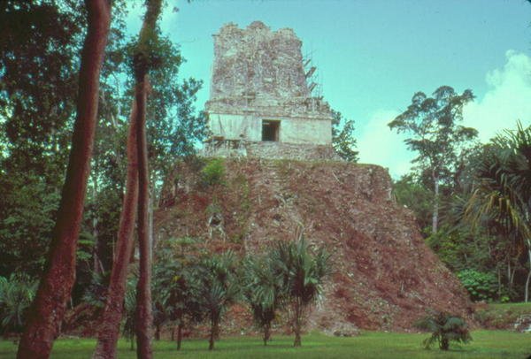 Tempel II, Tikal von Mayan