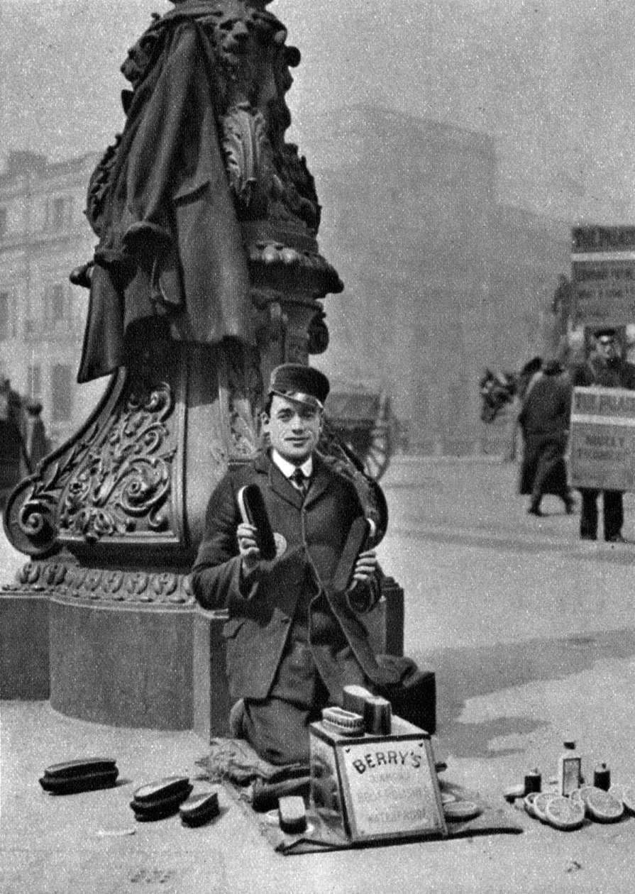 Ein Schuhputzer, London, 1926-1927 von McLeish