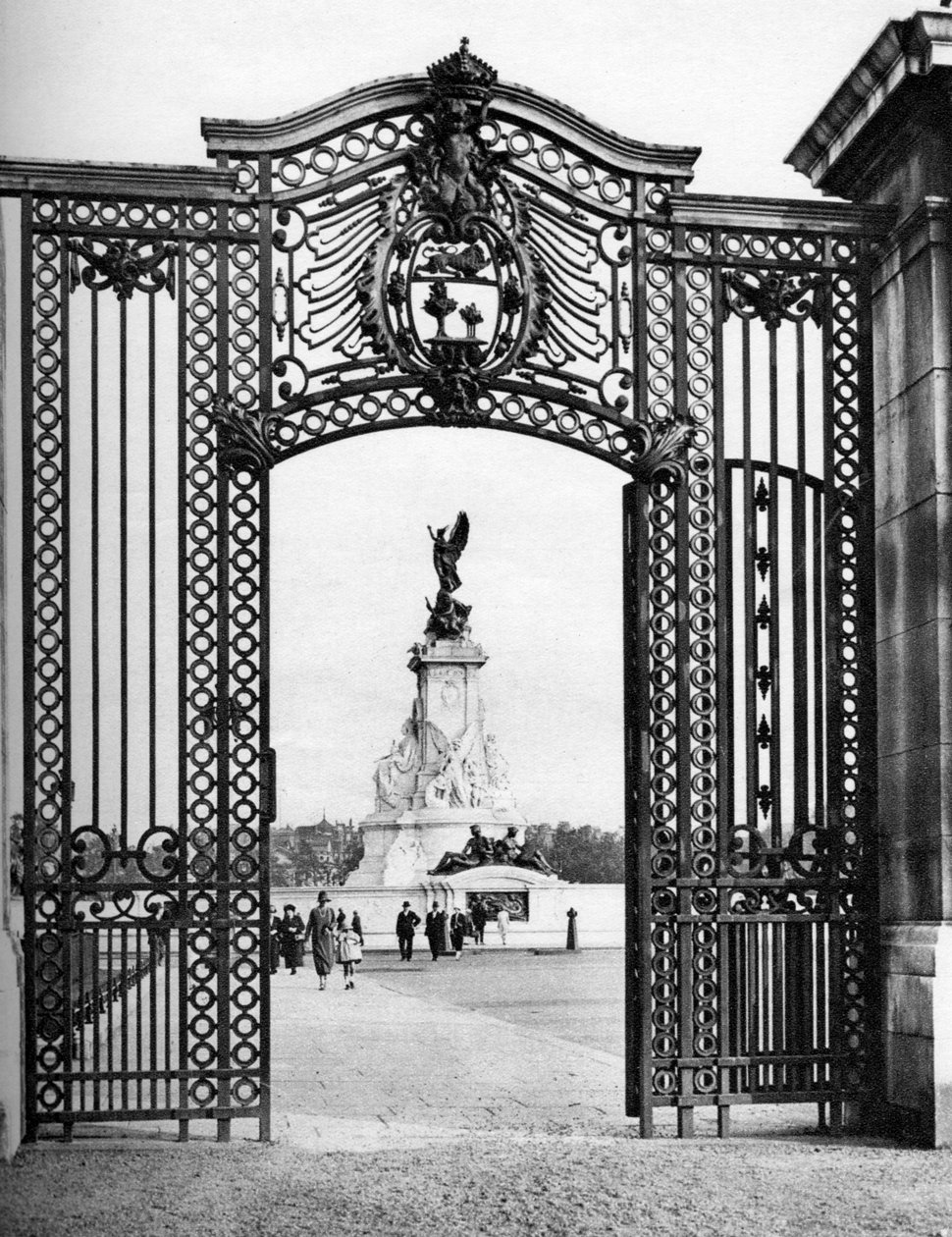 Schmiedeeiserne Tore, Buckingham Palace, London, 1926-1927 von McLeish