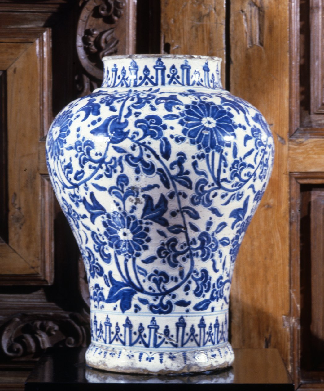 Talavera-Krug von Mexican School