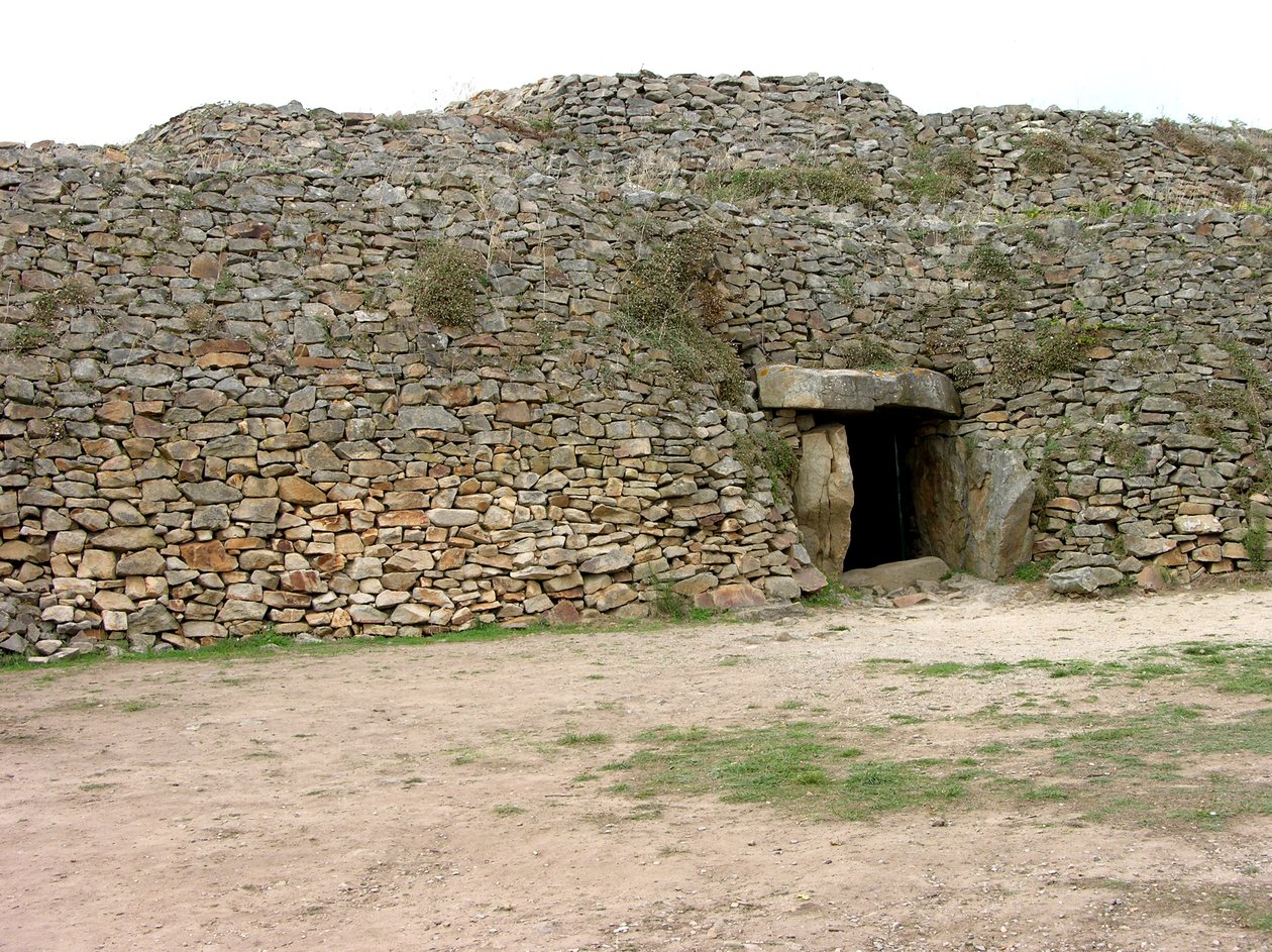 Eingang zum Ganggrab, entdeckt 1825 von Neolithic