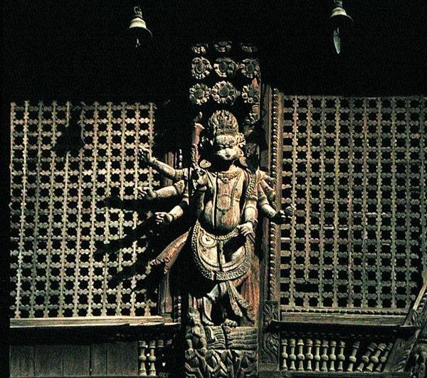 Detail vom Äußeren von Nepalese School