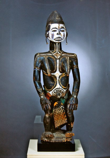 Weibliche Statue, Idoma von Nigerian