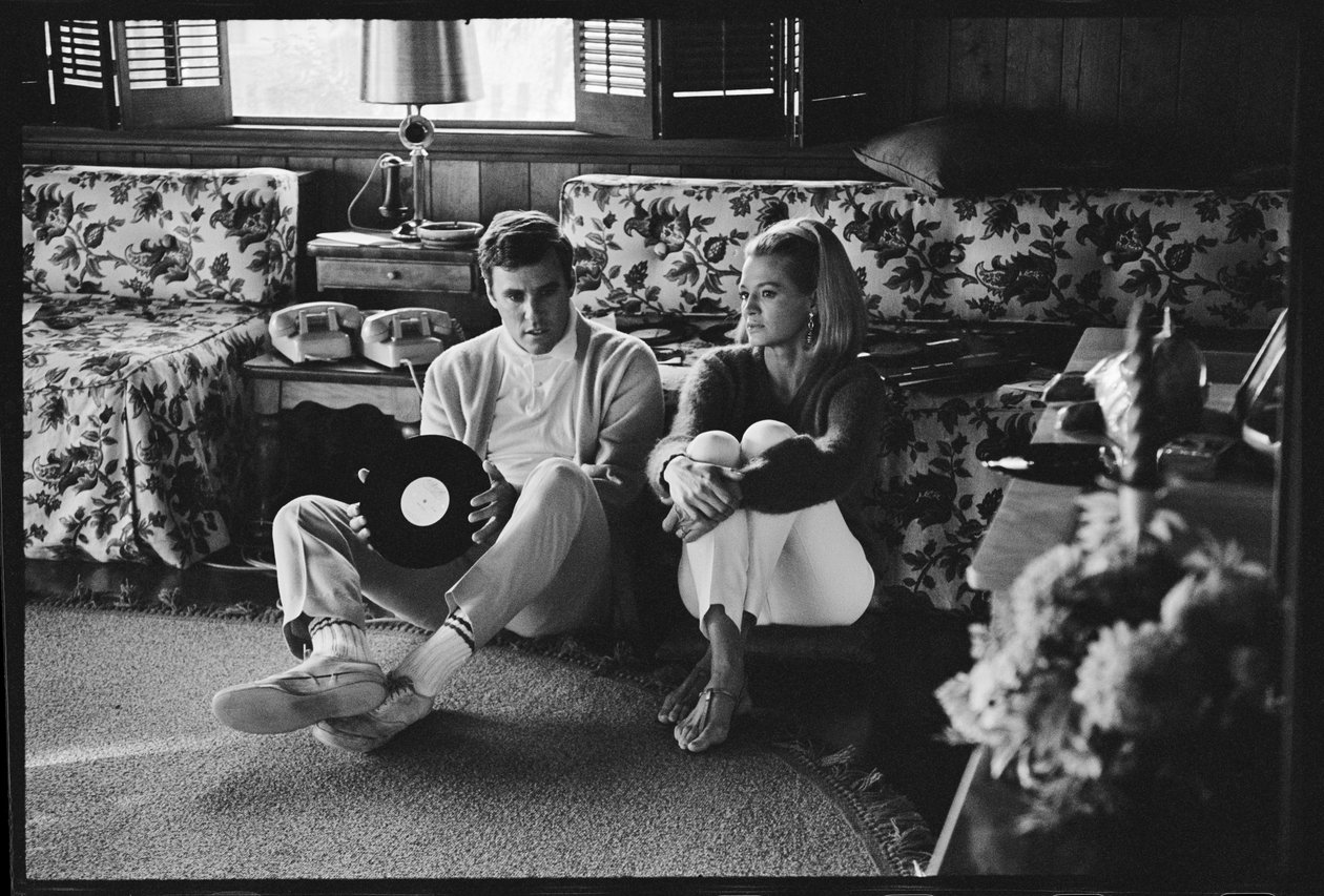 Burt Bacharach zu Hause mit Angie Dickinson von Orlando Suero