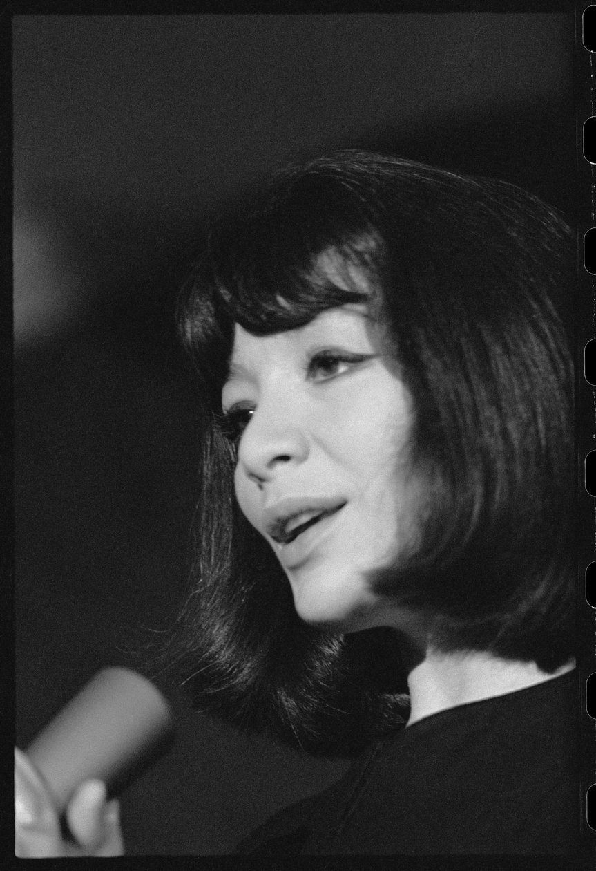 Juliette Greco singt von Orlando Suero