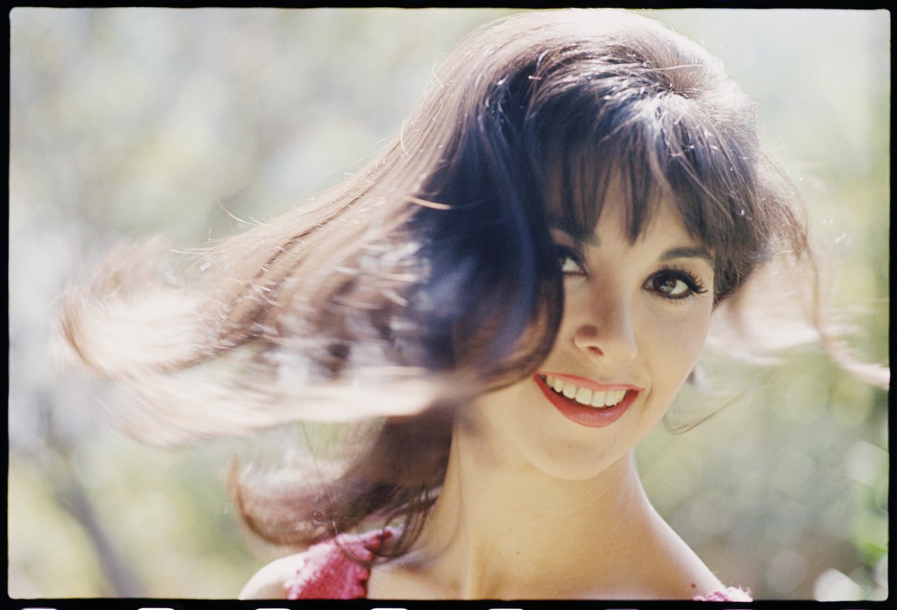 Marlo Thomas wirft ihr Haar von Orlando Suero