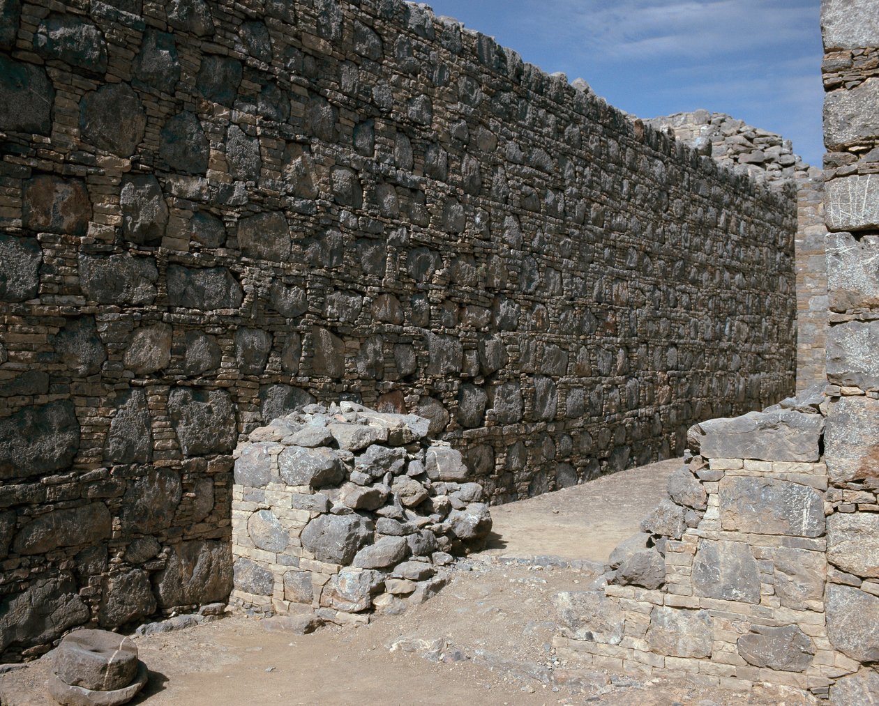 Buddhistischer Stupa von Dharmarajika, 2.-1. Jahrhundert v. Chr. von Pakistani School