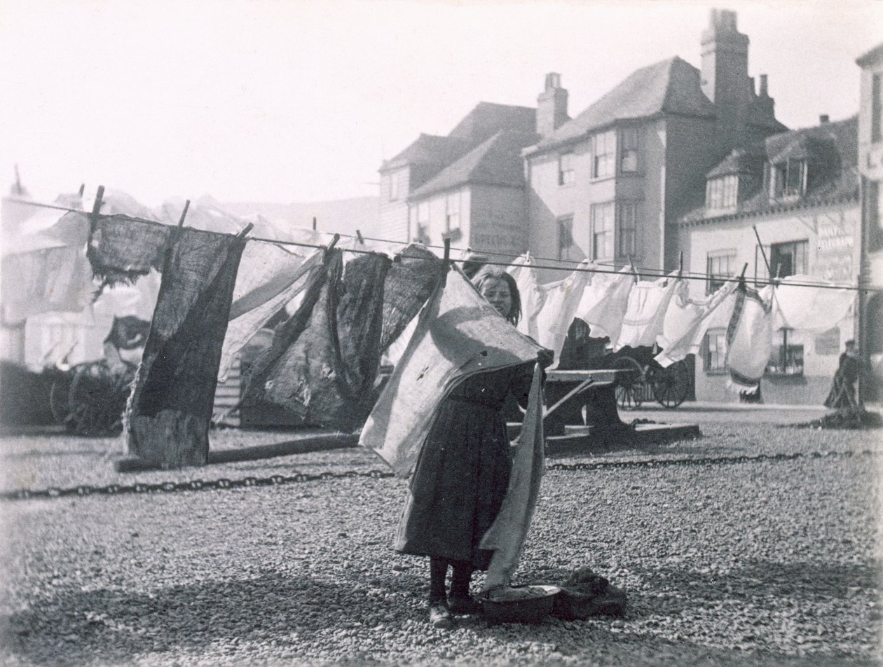 Wäsche aufhängen, Hastings Old Town von Paul Martin