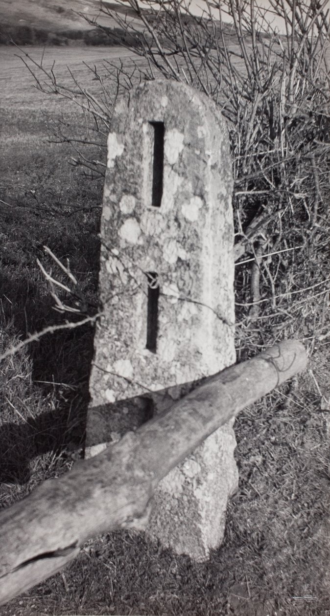 Steinpfosten von Paul Nash