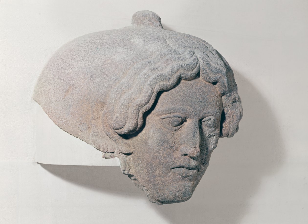 Kopf einer Frau, Fragment eines Sarkophags von Phoenician