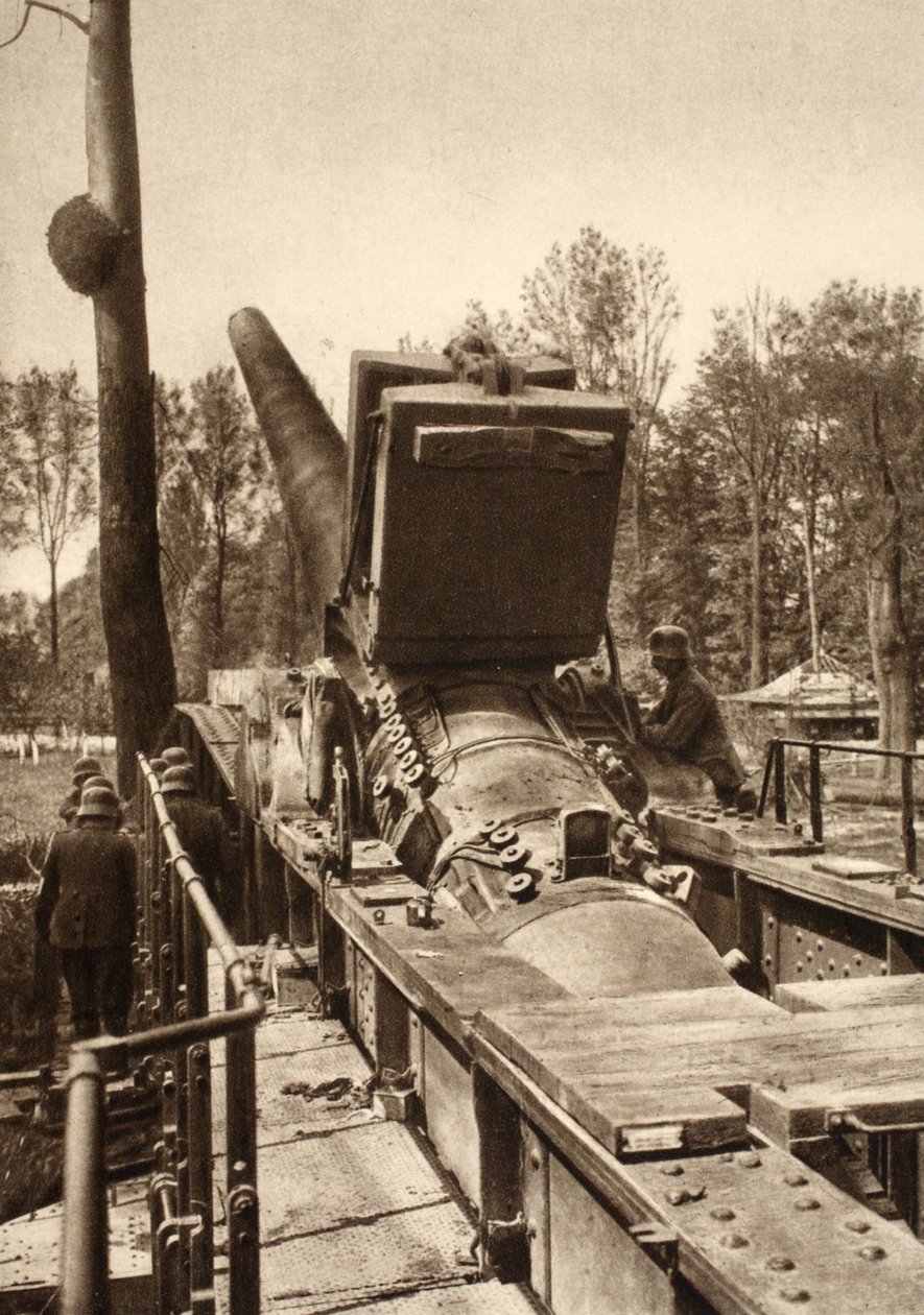 Schnellladende schienengebundene Kanone von Photographer German