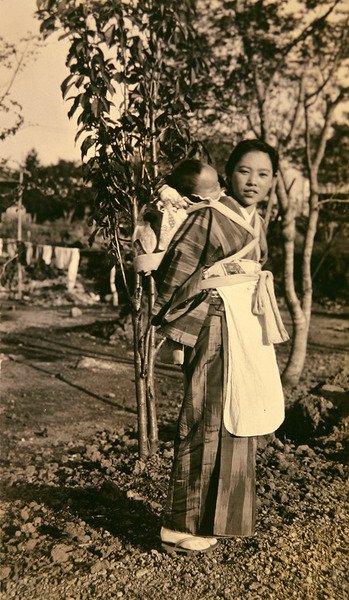 Japanische Mutter und Baby von Photographer Japanese