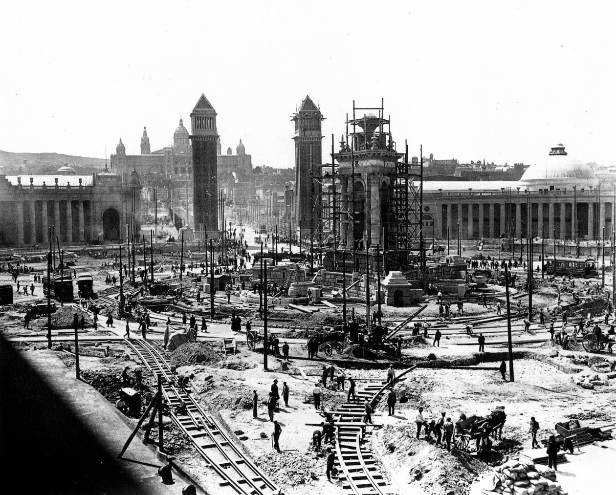 Bau in Barcelona, ca. 1910 von Photographer Spanish