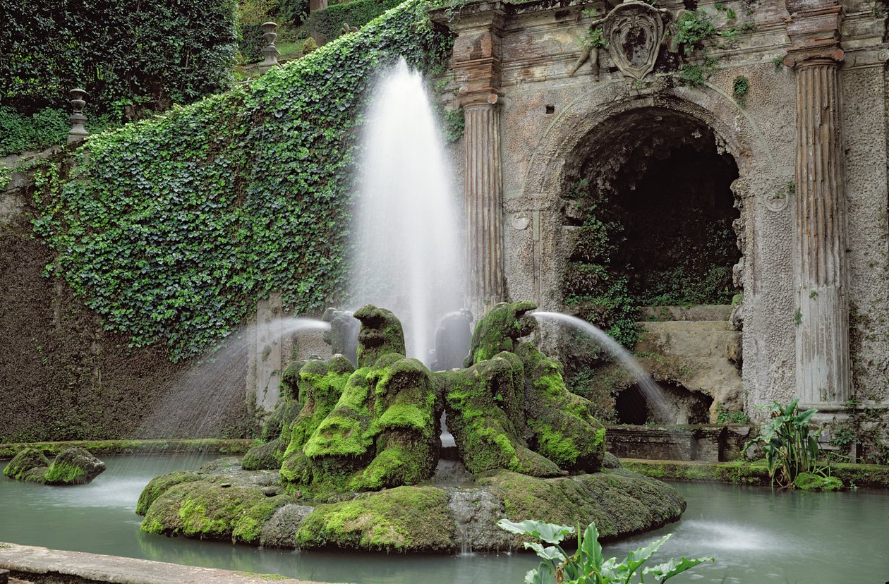 Drachenbrunnen, entworfen von Pirro Ligorio (ca. 1500-83) von Piero Ligorio