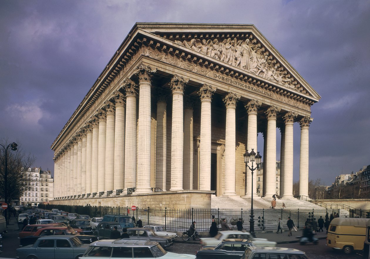 Ansicht der Fassade von La Madeleine, erbaut 1806-42 von Pierre Alexandre Vignon