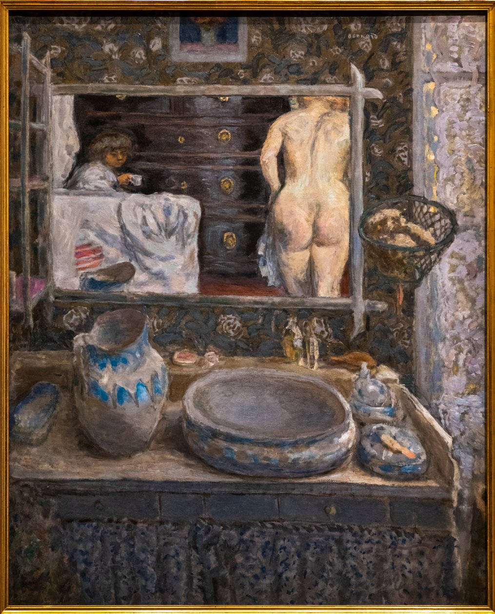 Spiegel über einem Waschbecken von Pierre Bonnard