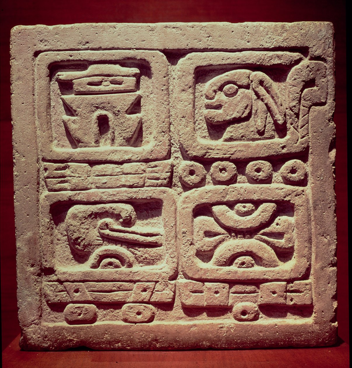 Kalender mit vier Glyphen, Tolteken (856-1250) von Pre Columbian